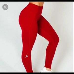 Nicole Ptula leggings